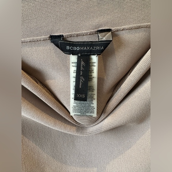 BCBG stretch skirt. Barely worn. - Picture 3 of 3